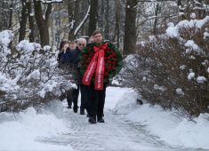 В Латвии возложили венки и цветы к мемориалам советским Воинам-Освободителям