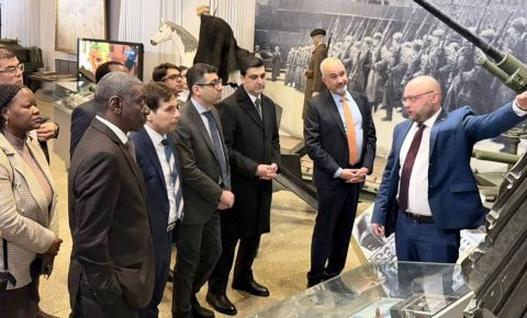 Зарубежные дипломаты побывали в Центральном музее Вооружённых Сил Российской Федерации