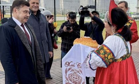 В Киргизии с блинами и народными гуляниями отметили Праздник Масленицы