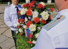 Cостоялась церемония возложения венков на советском воинском мемориале в Трептов-парке в Берлине