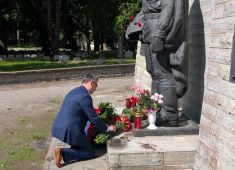 В Эстонии прошли мемориальные мероприятия на Таллинском военном кладбище