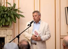 В Париже прошла презентация франкоязычного издания книги о Кариме Хакимове