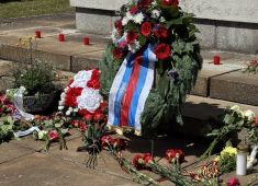 На советском воинском захоронении в городе Айзенхюттенштадт прошла мемориальная церемония