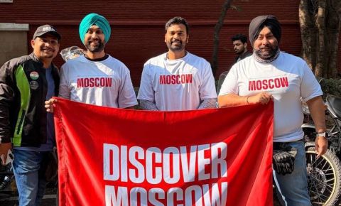 Индийским байкерам и участникам мотопробега по Нью-Дели, представили портал «Discover Moscow»