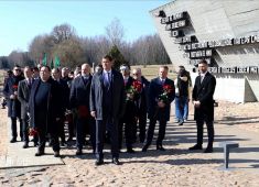 В мемориальном комплексе «Хатынь» прошла акция «Приди и поклонись»