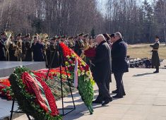 В мемориальном комплексе «Хатынь» прошла акция «Приди и поклонись»