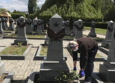 Субботник на Ольшанском военном кладбище в Праге