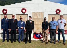 На Сейшельских Островах прошла мемориальная церемония у Памятника павшим в Мировых войнах