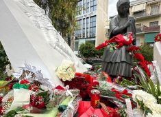 В афинском районе Каллифея возложили венок и цветы к Памятнику советским воинам