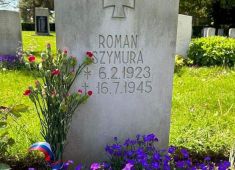 В Великобритании соотечественники возложили цветы к военным мемориалам и могилам советских солдат