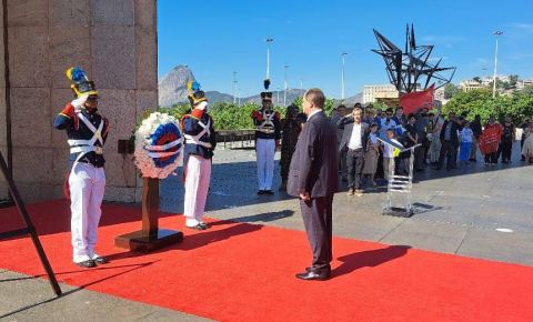 Генеральный консул России в Рио-де-Жанейро посетил Национальный монумент в память о погибших во Второй мировой войне
