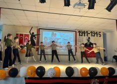 В Стамбульской школе имени Пушкина прошли праздничные мероприятия в честь Дня Победы