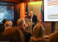 В Выставочном центре ВМС США прошла мемориальная церемония