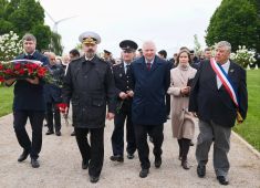 На советском некрополе в городе Нуайе-Сен-Мартен прошла мемориальная церемония