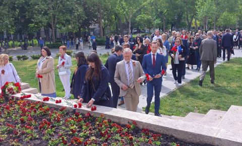 В Будапеште прошли торжественные церемонии возложения венков и цветов к мемориалам советским воинам-освободителям
