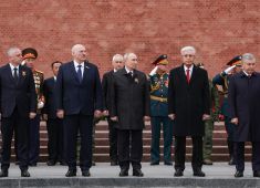 Возложение цветов к Могиле Неизвестного Солдата 9 мая 2026 года