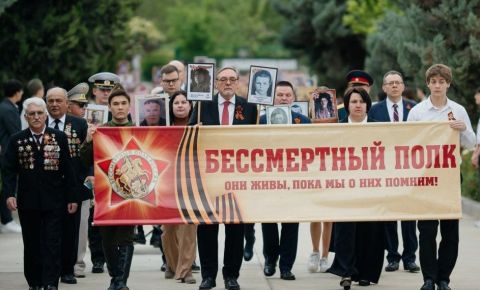 В Ашхабаде состоялось торжественное шествие «Бессмертного Полка»