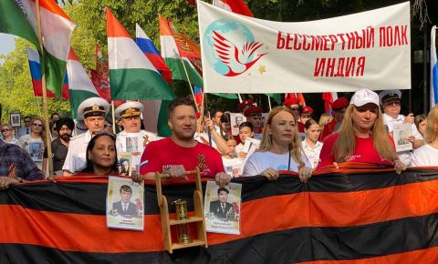 По улицам Нью-Дели прошло шествие «Бессмертного Полка»