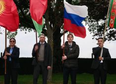 На советском некрополе в городе Нуайе-Сен-Мартен прошла мемориальная церемония