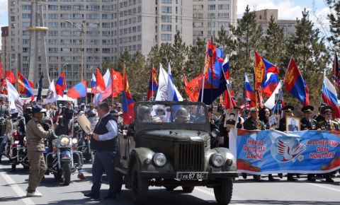 «Бессмертный Полк» прошёл по проспекту Мира в городе Улан-Баторе