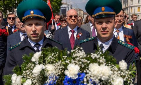 В Австрии у памятника советскому воину-освободителю на Шварценбергплатц прошла мемориальная церемония
