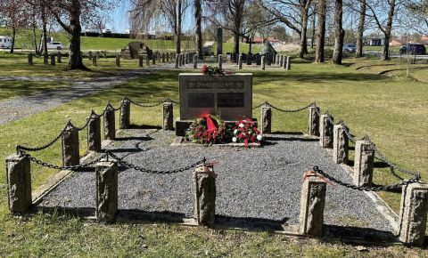 На воинских захоронениях в Норвегии почтили память солдат Красной Армии