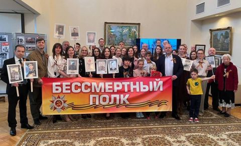 По дождливым улицам Саппоро прошел «Бессмертный Полк»
