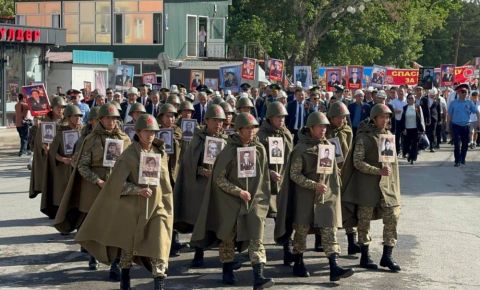 По улицам столицы Киргизии прошел «Бессмертный Полк»