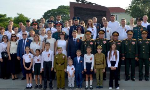 В Лаосе прошел «Бессмертный Полк» и экологическая акция «Сад Памяти»