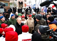 В День народного единства Владимир Путин возложил цветы к памятнику Кузьме Минину и Дмитрию Пожарскому