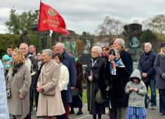 На кладбище коммуны Иксель прошла церемония возложения венков к могилам русских солдат