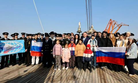 Российское учебное судно «Паллада» с визитом в Китае