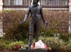 В Париже открыли памятник Александру Сергеевичу Пушкину