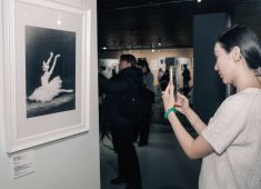 Бахрушинский театральный музей открыл в Пекине выставку к 100-летию Майи Плисецкой