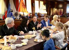 Российское учебное судно «Паллада» с визитом в Китае