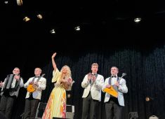 На сцене «Caudan Arts Centre» с аншлагом прошел концерт русской народной музыки «Душа России»