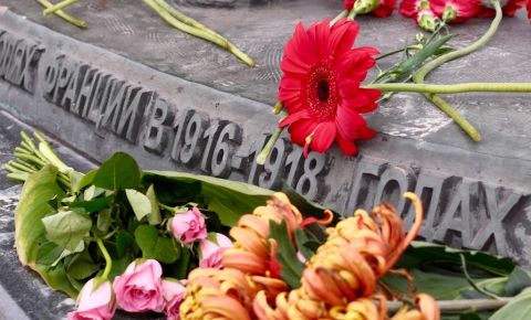 В Париже прошла мемориальная церемония у памятника воинам Русского экспедиционного корпуса