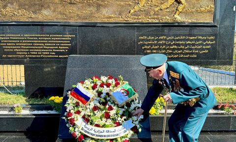В Алжире открыли памятник посвященный советским саперам