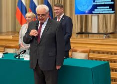 В Посольстве РФ в Германии прошла презентация памятной серебряной медали, посвященной Владимиру Путину