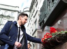 В Москве возложили цветы к мемориальной доске в память о сотрудниках НКИД СССР – участниках народного ополчения 1941 года