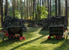 Памятная церемония, посвящённая 76-й годовщине освобождения концентрационного лагеря в Саласпилсе