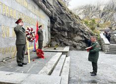В Швейцарии прошла памятная церемония у монумента сподвижникам Суворова, погибшим при переходе через Альпы