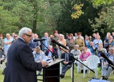 В Шлосс Хольте-Штукенброк прошли памятные мероприятия по случаю 80-летия освобождения лагеря «Шталаг 326 Зенне»