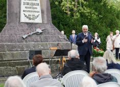 Памятные мероприятия по случаю освобождения лагеря «Шталаг 326 (VI K) Зенне» в городе Шлосс Хольте-Штукенброк